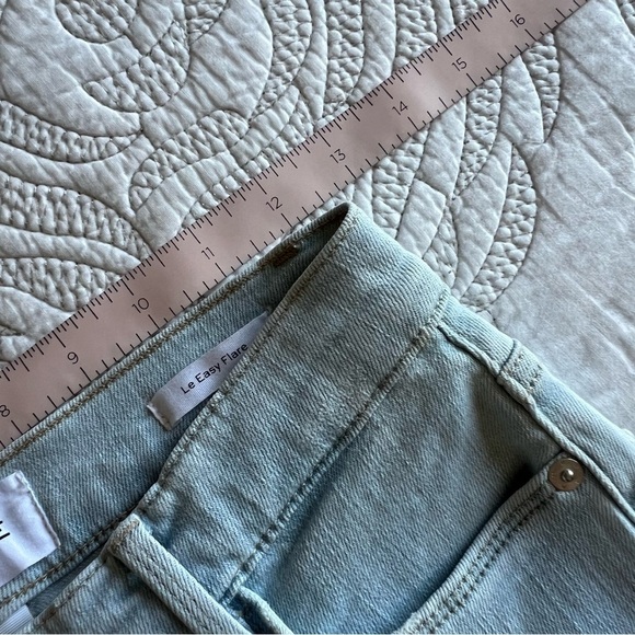 Frame - Le Easy Flare Jeans in Clarity (Light Wash) - Picture 13 of 14